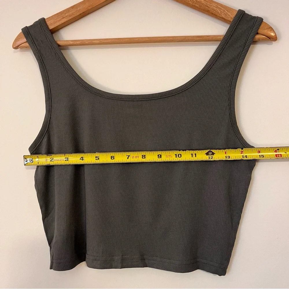 Cropped Tank - Picture 4 of 5